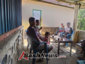 Babinsa Koramil 1602-03/Detusoko Aktifkan Komsos untuk Ciptakan Kondusifitas di Desa Lisekuru