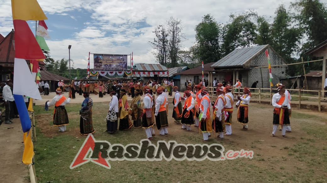 Harmoni TNI dan Adat: Babinsa Ruteng Ikut Rayakan Syukur Penti Bersama Warga Bangka Kaweng