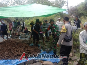 Babinsa Serka Yuliadi Laksanakan Pendampingan Prosesi Pemakaman Warga Binaan Korban Kebakaran