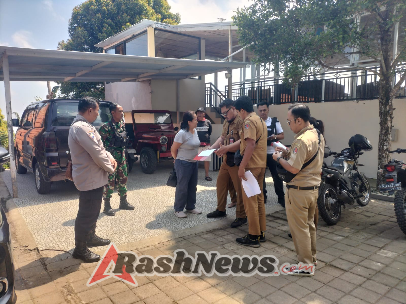 ​Babinsa Umejro dan Aparat Desa Gelar Penertiban Terhadap Pelaku Usaha Jasa Pariwisata