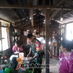 Babinsa Koramil Maurole Laksanakan Komsos dan Pamwil di Desa Mausambi