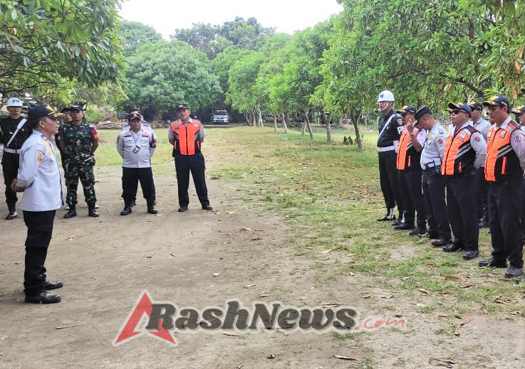 Babinsa dan Aparat Terkait Berhasil Gelar Penertiban Kemacetan Lalu Lintas di Titi Banda