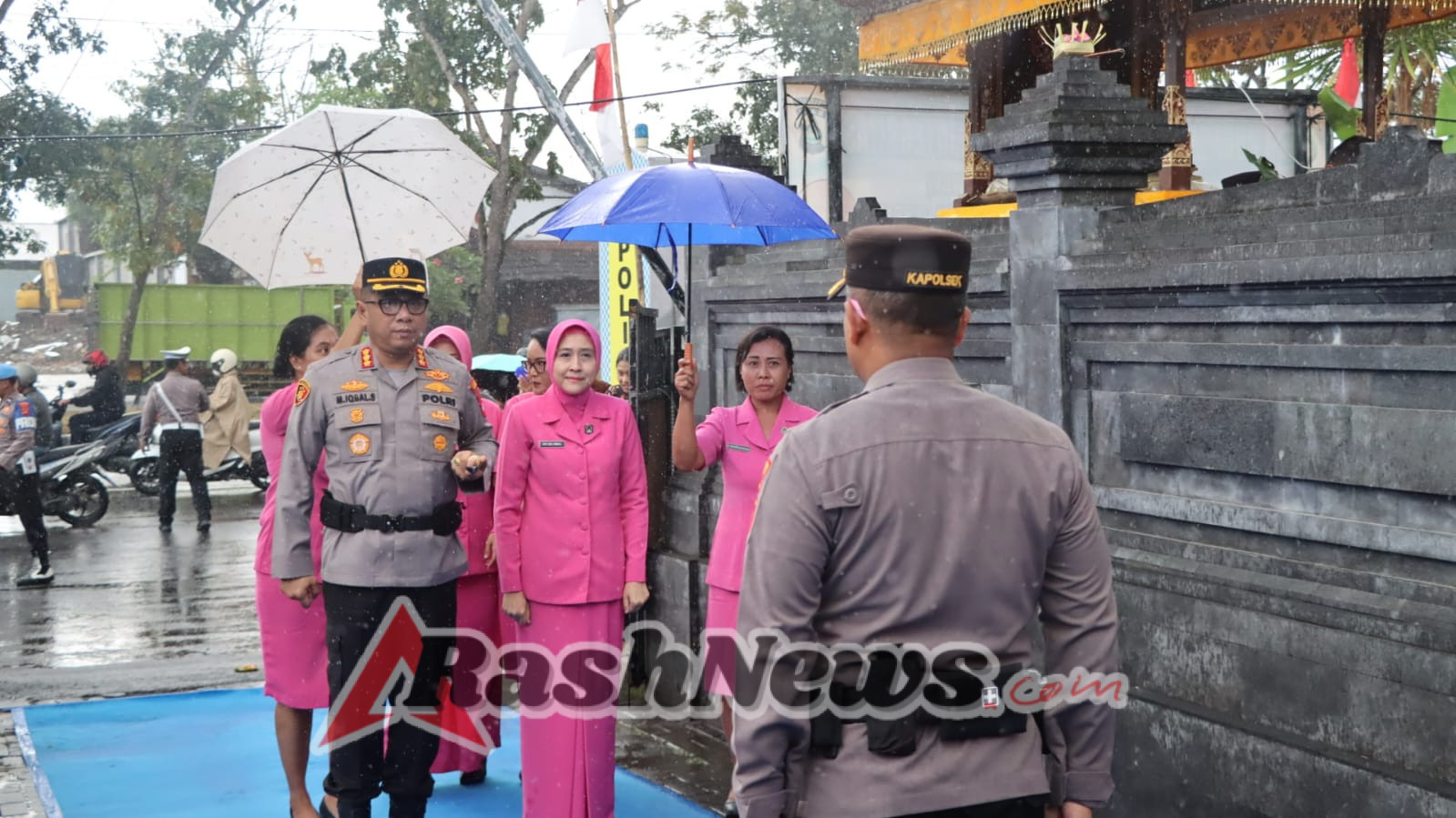 Kapolresta Denpasar Bersama Ketua Bhayangkari Cabang Kota Laksanakan Kunjungan Kerja ke Polsek Dentim