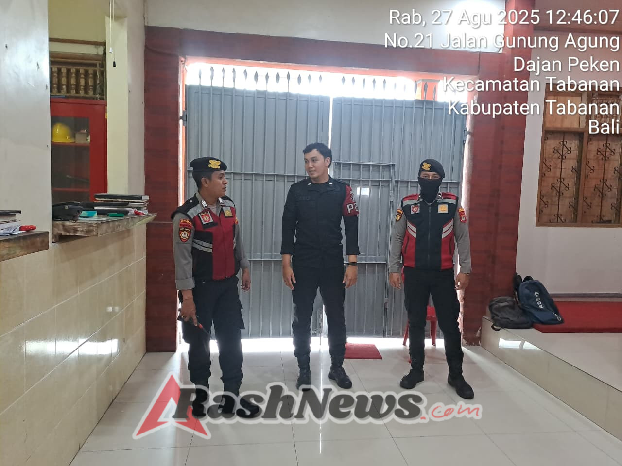 Sat Samapta Polres Tabanan Gelar Patroli Jalan Kaki Kota Presisi, Jaga Situasi Tetap Kondusif