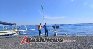 Langkah Preventif Sat Polairud Karangasem: Bendera Keselamatan Dipasang di Pantai Amed & Jemeluk