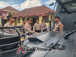 Kapolres Karangasem Lakukan Pengecekan Kendaraan Water Cannon dan Peralatan Dalmas