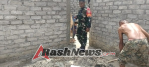 Babinsa Koramil 1602-01/Ende Gelar Karya Bakti Pembangunan Rumah di Desa Manulondo