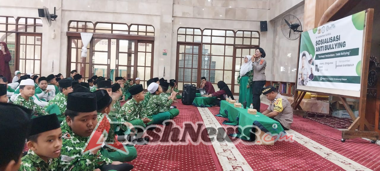 Sahabat Sekolah, Polsek Blahbatuh Sosialisasi Pencegahan Bullying MI Harapan Bunda