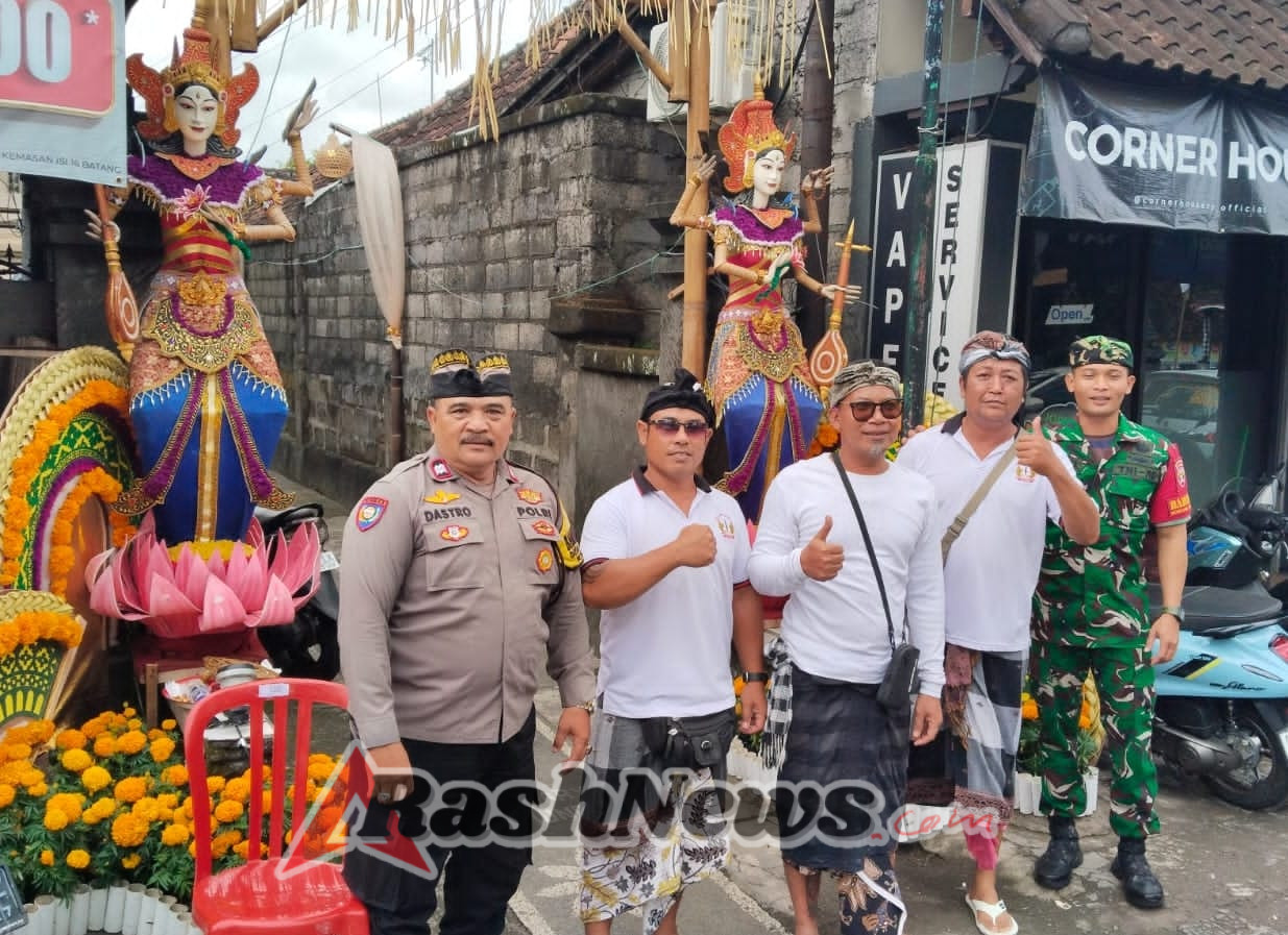 Gelar Pengamanan Upacara Pernikahan, Bhabinkamtibmas Singakerta Kompak Bersama Babinsa dan Pecalang