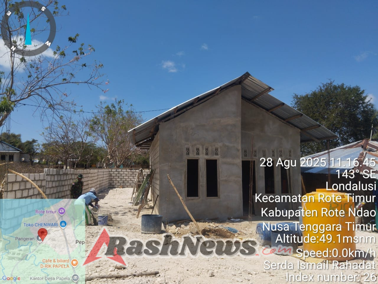 Babinsa 1627-02 Pantai Baru Tinjau Pembangunan Dapur Warga di Desa Papela