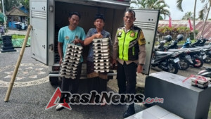 Polsek Pupuan Memantau dan Membantu Pembagian Makanan Bergizi Gratis (MBG)