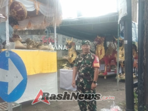 Babinsa Bedulu Kawal Pengamanan Upacara Ngaben Massal di Desa Adat Wanayu Mas