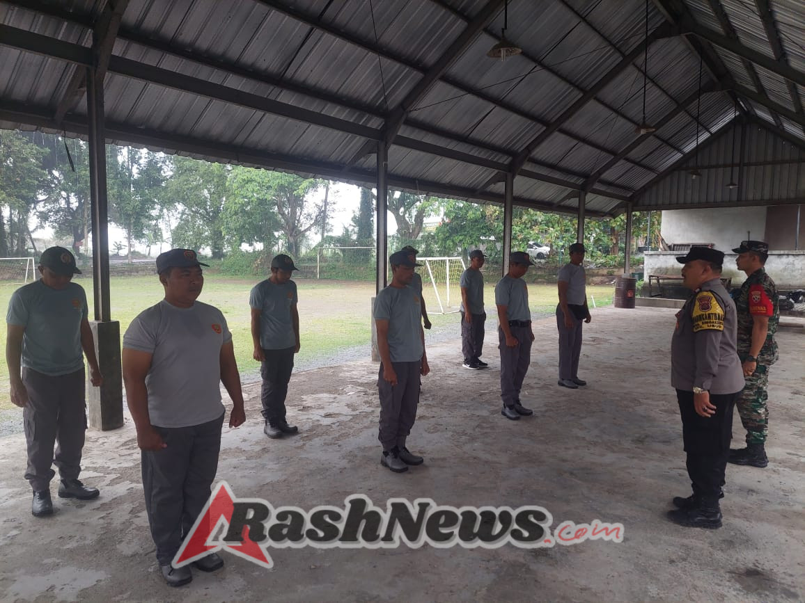 Bhabinkamtibmas dan Babinsa bersinergi Latih PBB Linmas Desa Singakerta