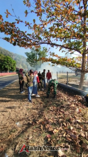 Kebersamaan Babinsa Kelurahan Sampir dan Warga dalam Gotong Royong Terlihat Kompak