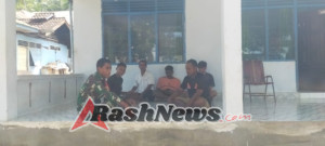 Babinsa Kodim 1602/Ende Tingkatkan Kamtibmas Lewat Komsos di Desa Penggajawa