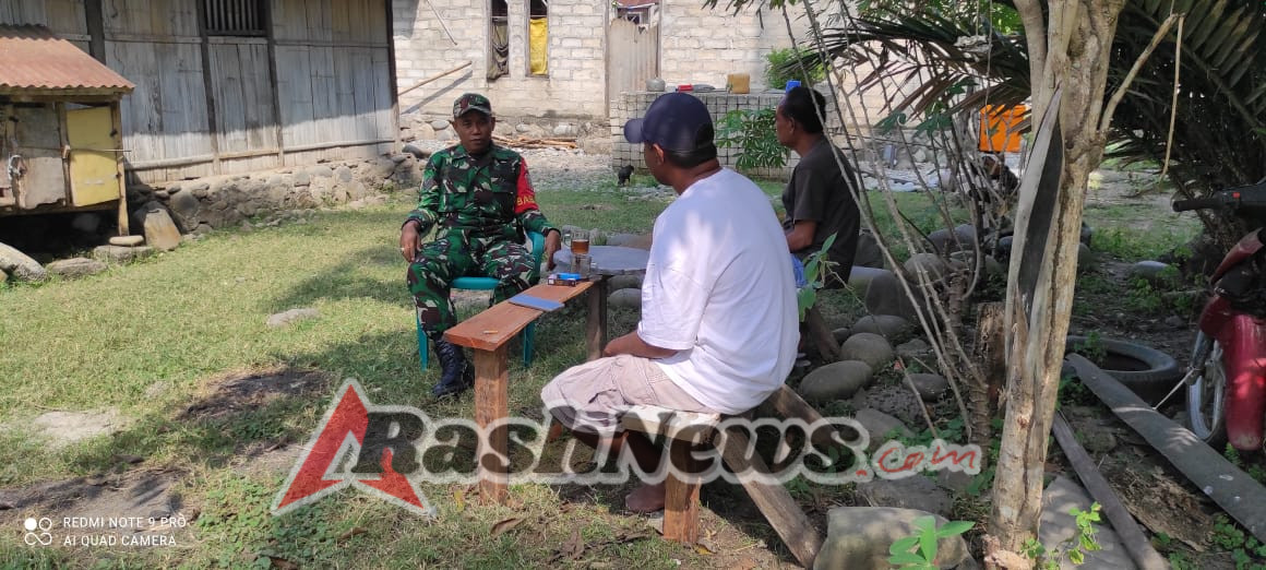 Babinsa Ende Berikan Rasa Aman dan Nyaman Melalui Komsos di Desa Maubasa