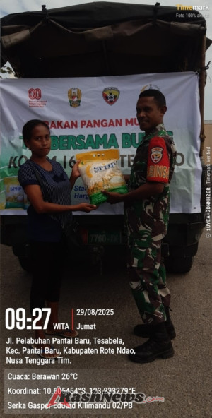 Babinsa Distribusikan Beras SPHP, Ringankan Beban Ekonomi Masyarakat Pantai Baru