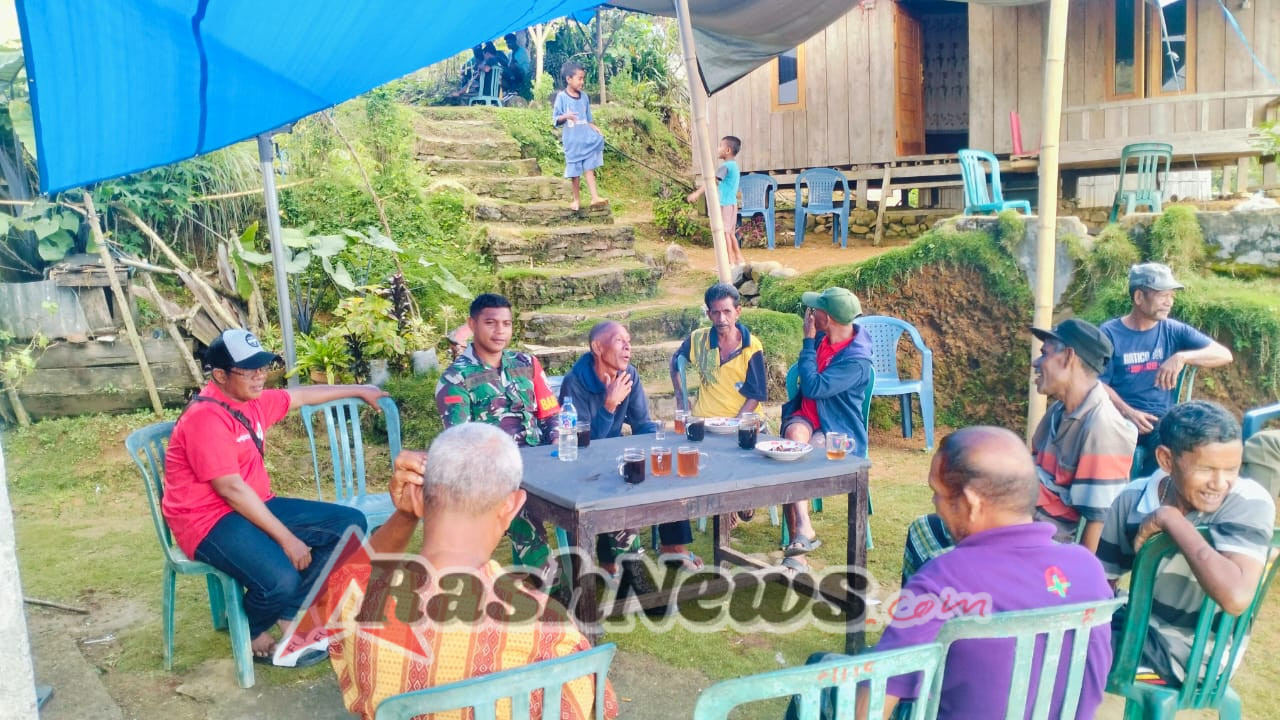 TNI Aktif di Tengah Masyarakat, Komsos dan Pamwil Babinsa Berjalan Lancar di Ende