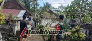 Babinsa Bersama Tim Kesehatan Hewan Laksanakan Vaksinasi 23 Ekor Anjing