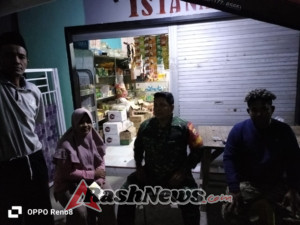 Patroli Malam Babinsa Sekongkang, Bentuk Kepedulian terhadap Keamanan Warga