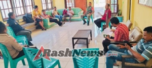 Babinsa Koramil 1618-03/Insut Laksanakan Komsos dengan Camat dan Staf Kecamatan Insana Utara