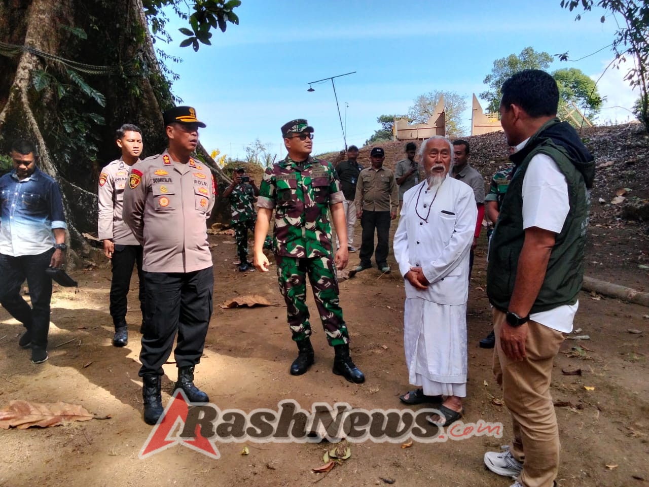 Kolaborasi Lintas Sektoral di Tambora, TNI-Polri Bersama Balai TN Perkuat Kesadaran Masyarakat