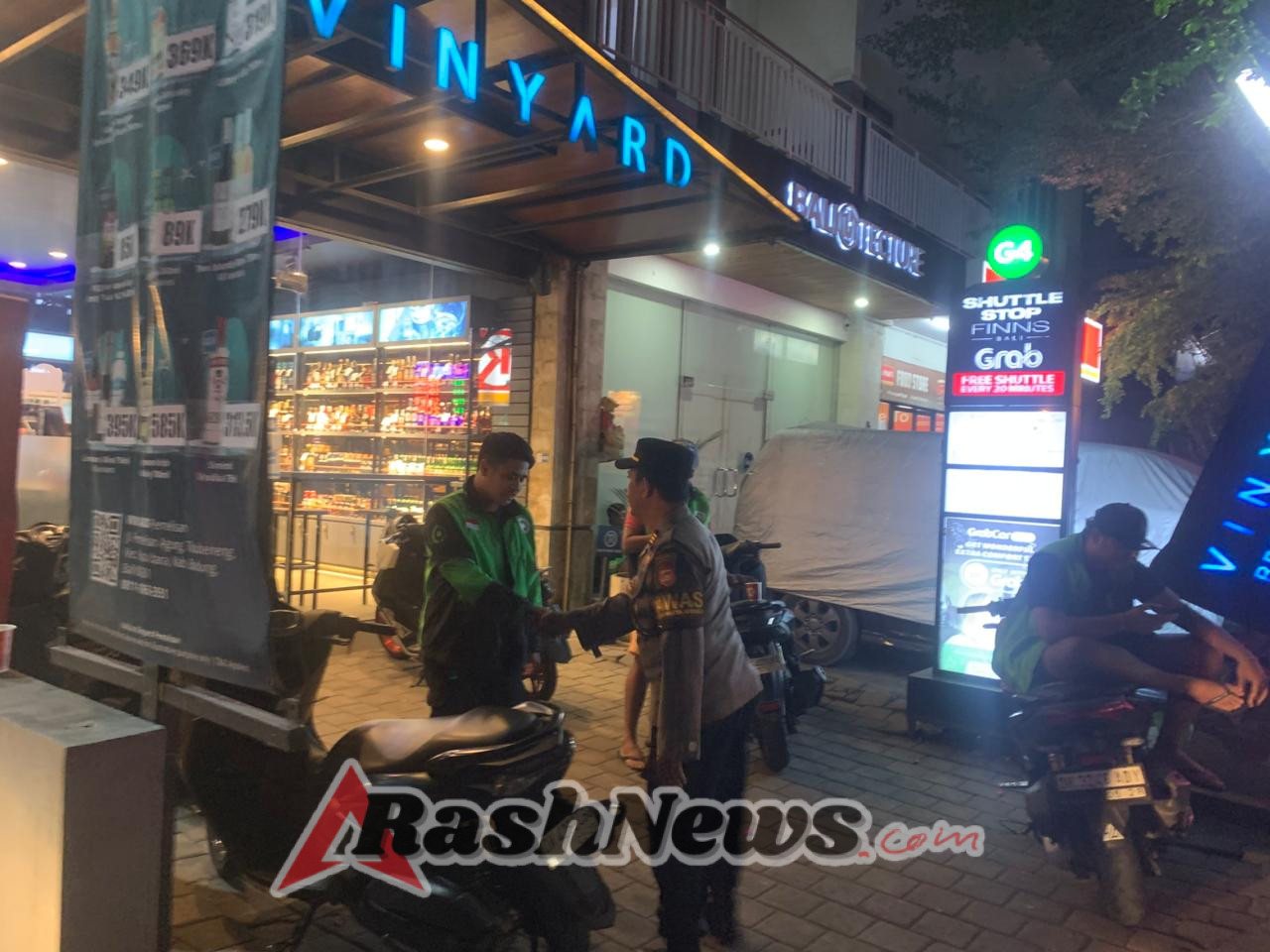 Patroli Di Jalan Batu Bolong  Polsek Kuta Utara Imbau Ojek Online  Jaga Kamtibmas