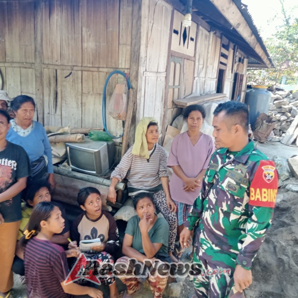 Babinsa Desa Wolosambi Dorong Kemanunggalan TNI-Rakyat Lewat Pamwil dan Komsos