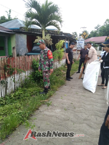 Warga Kampung Sawah dan Babinsa Koramil 01/Loli Sukses Laksanakan Pembersihan Jalan dan Aliran Air