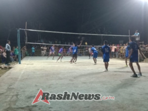 Kegiatan Turnamen Bola Volly di Desa Milli: Babinsa Koramil 1621-04/Amanatun Utara Laksanakan Pengamanan dan Monitoring