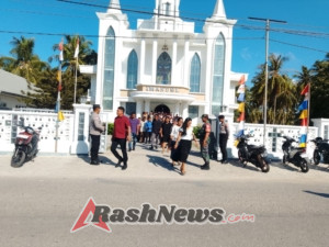 Babinsa dan Polsek Rote Barat Ciptakan Suasana Kondusif di Gereja Imanuel
