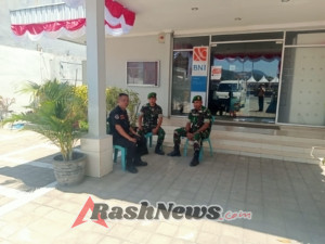 Wujudkan Rasa Aman, Anggota Koramil 1628-01 Taliwang Kawal Kegiatan di Bank BNI