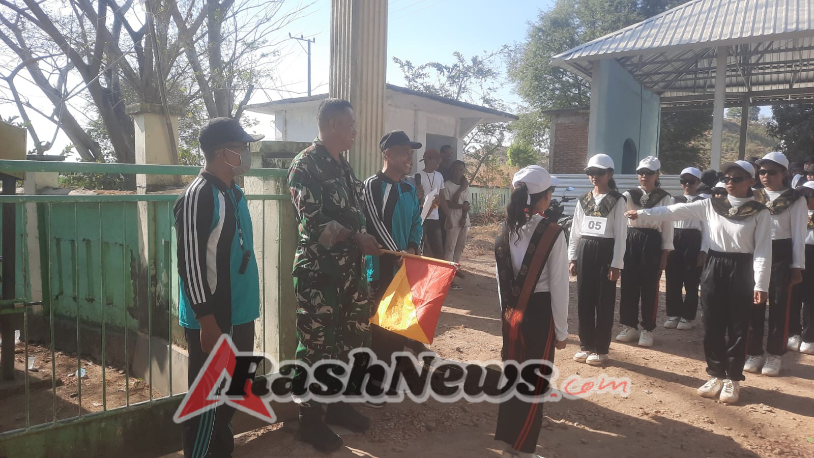 ‎Koramil 1607-12/Moyo Hilir Pastikan Lomba Gerak Jalan HUT RI di Serading Berjalan Lancar dan Tertib