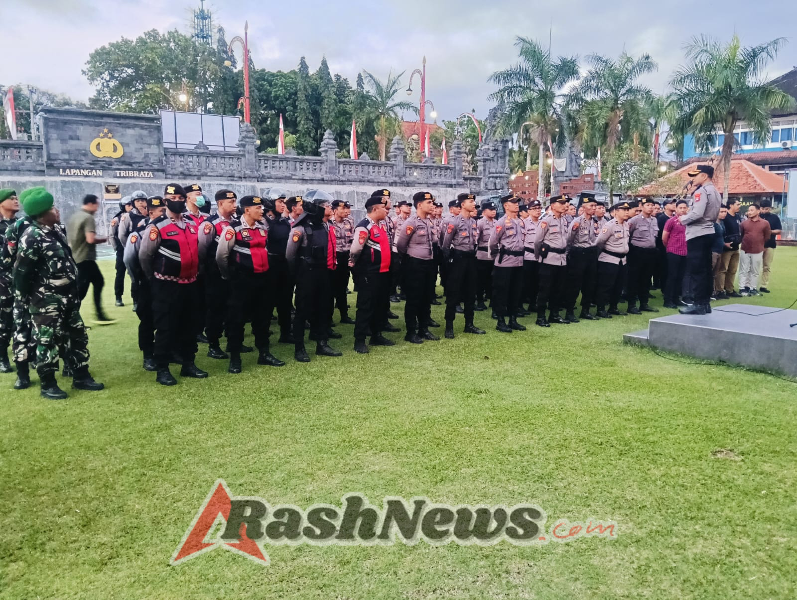 Soliditas TNI–Polri, Kodim dan Polres Gianyar Laksanakan Patroli Skala Besar