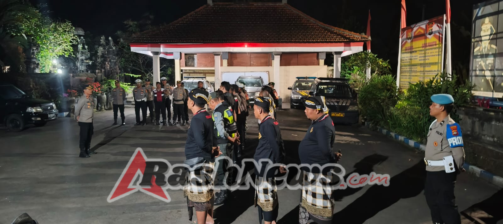 Cegah Potensi Kerawanan, Kapolsek Abiansemal Komandoi Patroli Gabungan TNI, Pecalang & Linmas