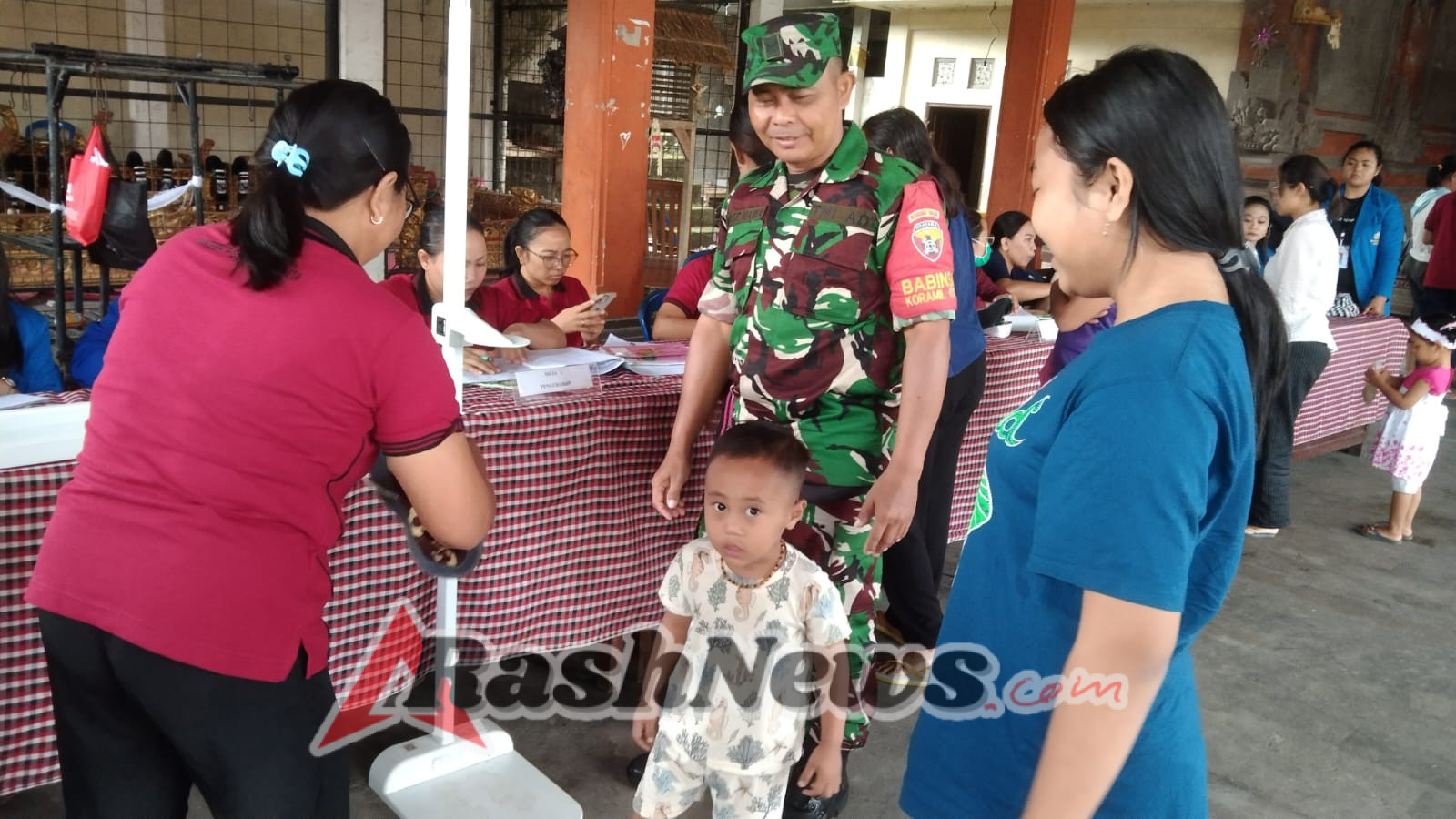 Babinsa Koramil 1616-01/Gianyar Berperan Aktif Dukung Program Posyandu Balita