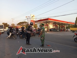 Sinergi TNI-Polri Jaga Ketertiban Antrian BBM di Tengah Kelangkaan di Nagekeo