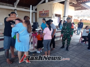 Babinsa Sampalan Tengah Terus  Motivasi Para Orang Tua Untuk Manfaatkan Postandu Demi Kesehatan Buah Hati