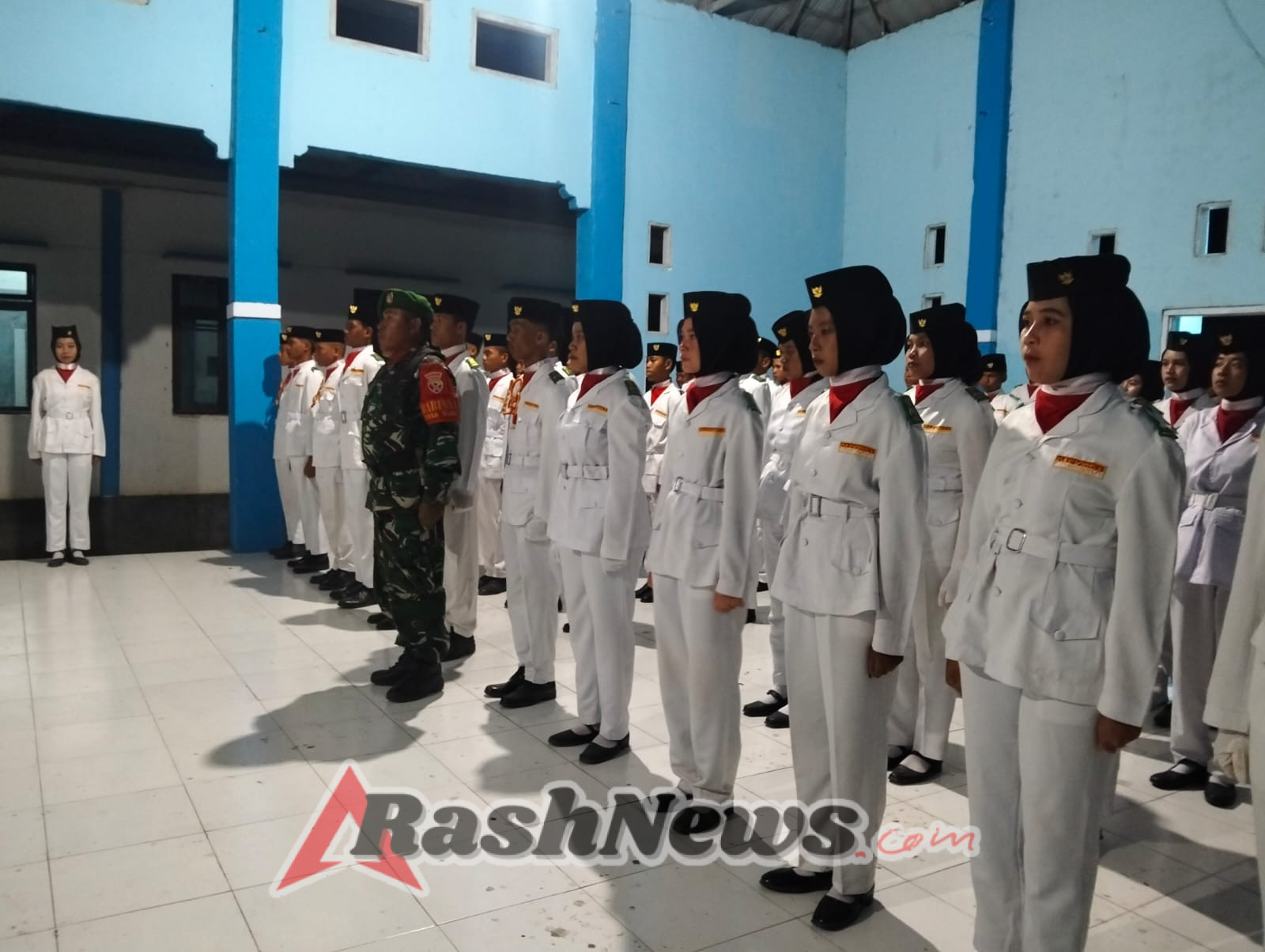 Pejabat dan Aparat Keamanan Hadiri Pengukuhan Pasukan PASKIBRA di Dua Kecamatan