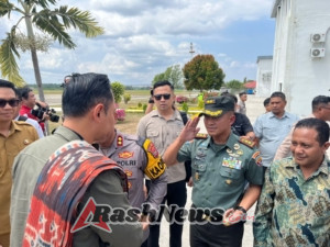 Bandara UMK Mauhau Jadi Titik Penyambutan Menteri, Dandim 1601/Sumba Timur Turut Hadir
