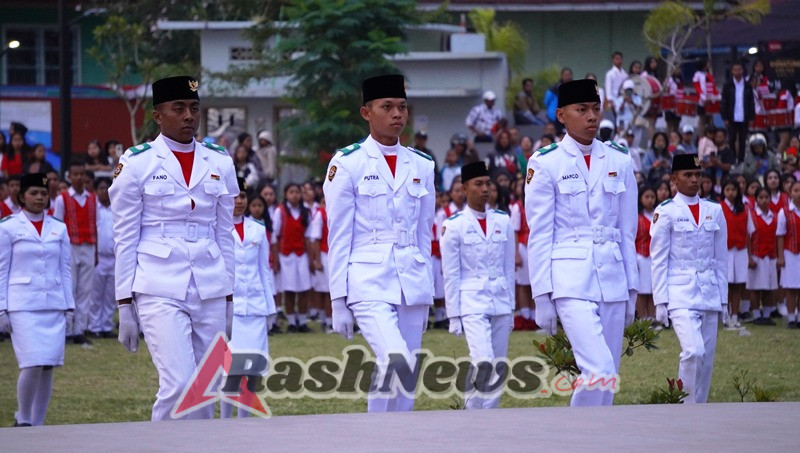 Kasdim 1612/Manggarai Hadiri Upacara Penurunan Bendera HUT ke-80 RI di Kabupaten Manggarai