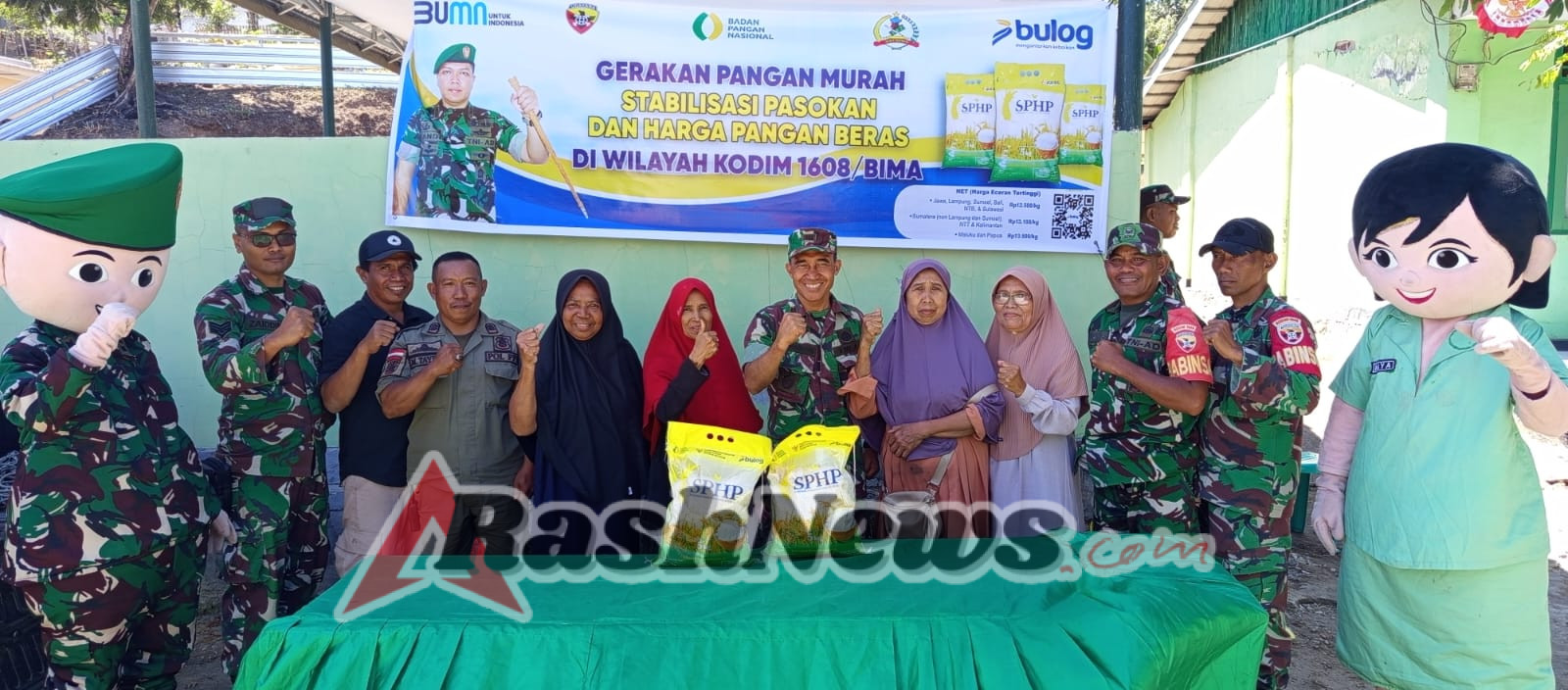 Kehadiran TNI Buat Gerakan Pangan Murah di Desa Maria Lancar dan Tertib