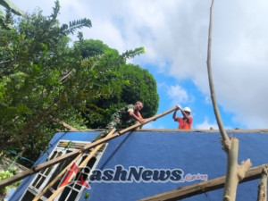 Babinsa Kodim 1602/Ende Berperan Aktif dalam Pengerjaan Rumah Binaan di Desa Kotabaru