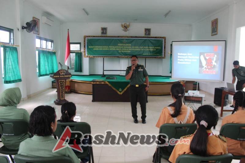 Persit KCK Dukung Penyuluhan Bahaya Narkoba, Miras dan LGBT bagi Anak-anak dan Remaja TNI