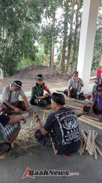 TNI dan Masyarakat Bersinergi Jaga Kelestarian Tradisi Bali di Desa Keliki