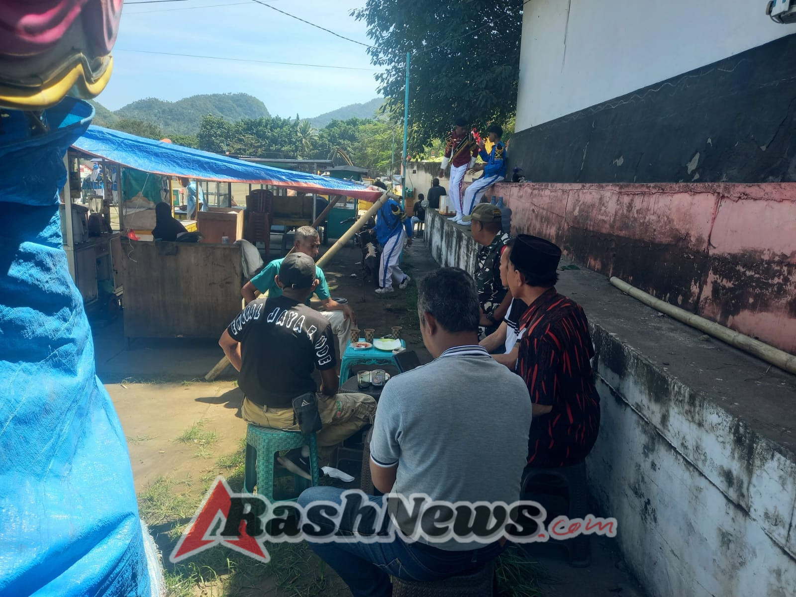 Babinsa Ende Gelar Kegiatan Pamwil dan Komsos untuk Suasana Kondusif di Wilayah Binaan