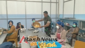 Babinsa Mangge Asi Kawal Penyaluran BGN