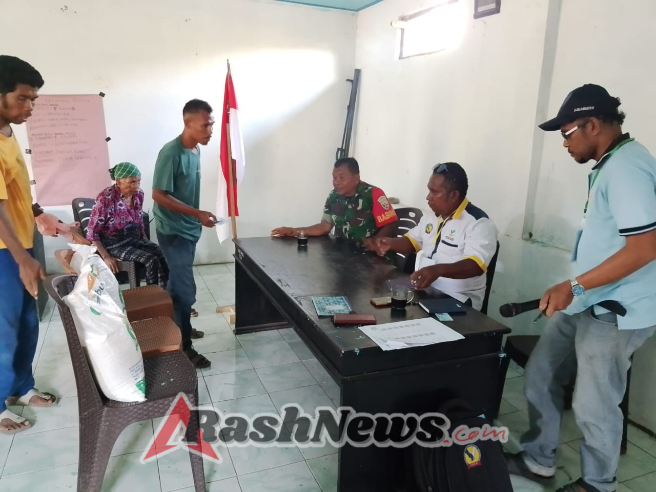 Satkowil di Garda Terdepan, Babinsa Lakukan Pamwil dan Puldata di Desa Kolikapa