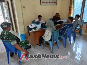 Babinsa dan Warga Aebara Perkuat Sinergi Lewat Kegiatan Komsos dan Pamwil