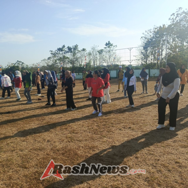 Kodim 1629/SBD dan Persit KCK Gelar Senam SKJ 88 di Makodim Tambolaka